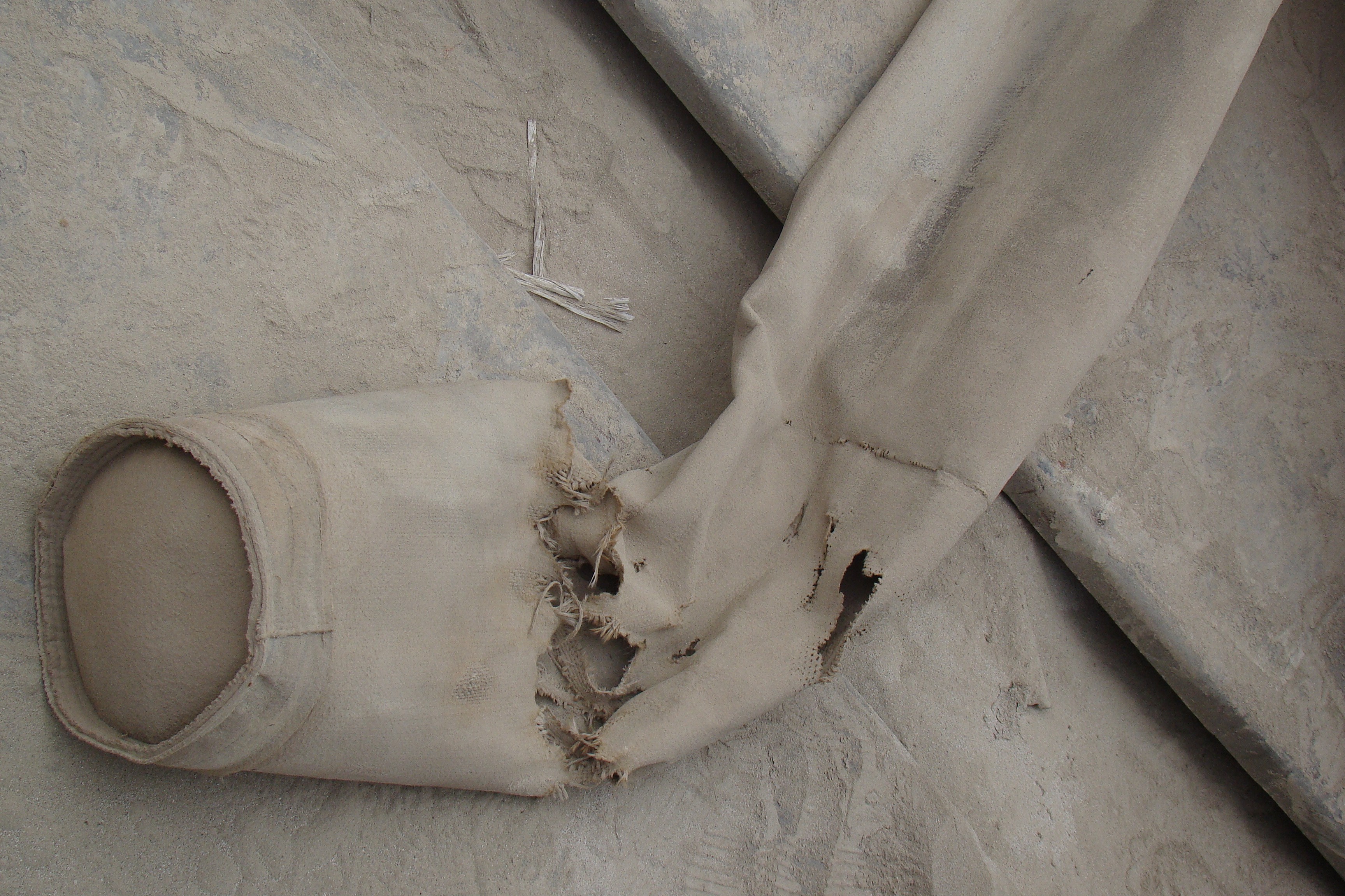 布袋式除塵器實際應用中濾袋的破損形式及原因解密 布袋式除塵器實際應用中濾袋的破損形式及原因解密